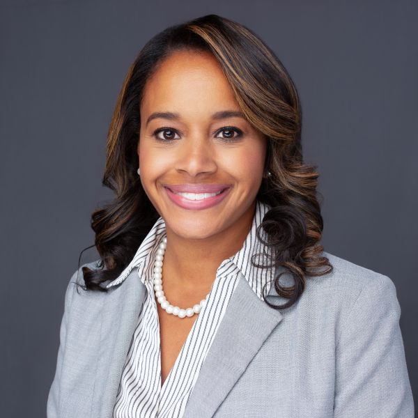 Ralonda Hamptons Headshot web